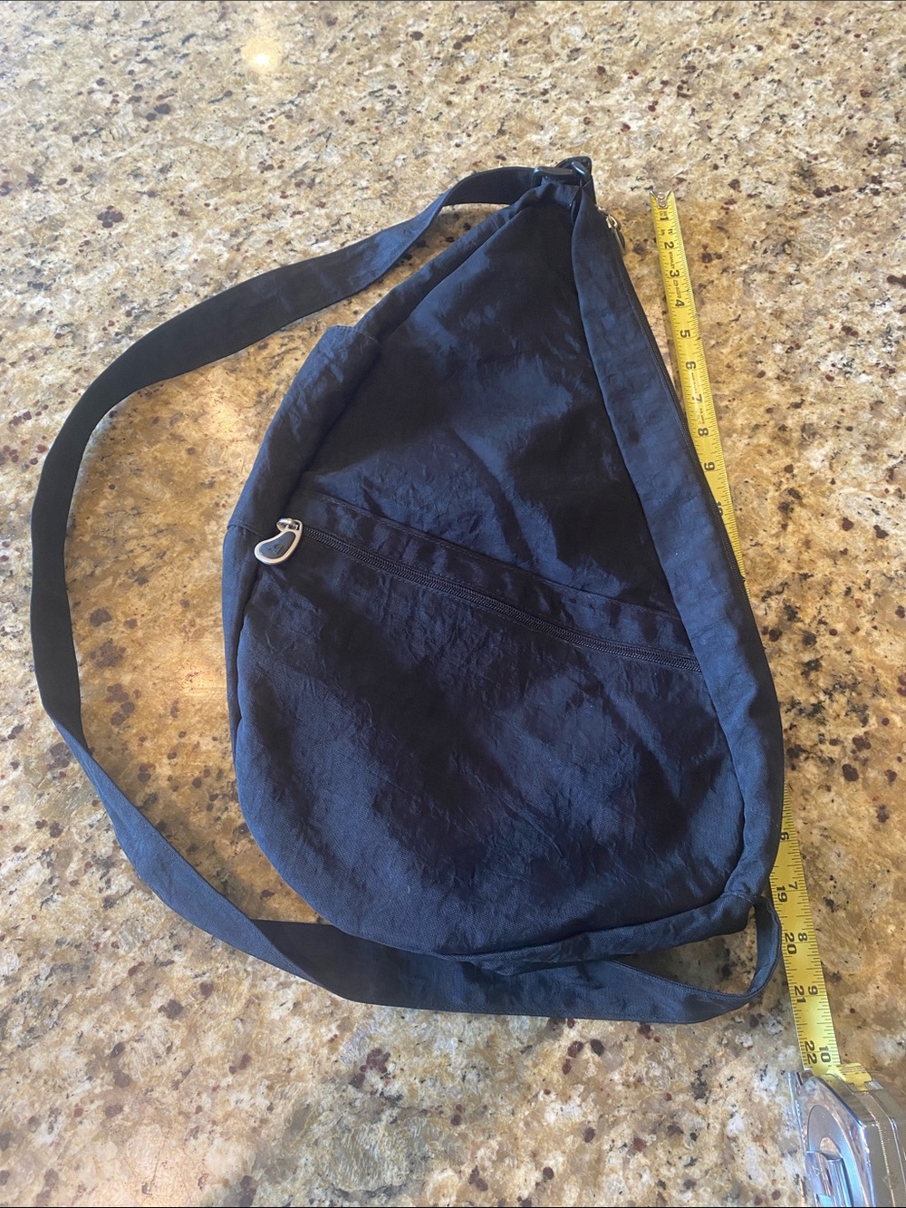 Ameribag Healthy Back Black Crossbody in Excellent Condition